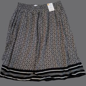 NWT Croft & Barrow Kohl's Black and White Polished Front Pull On Skirt Size 1X